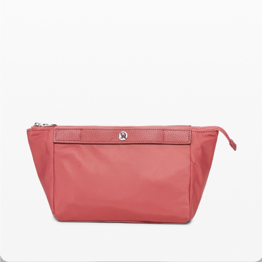 lululemon athletica TRAVEL EASY KIT 4.5L in Pink Cherry Tint